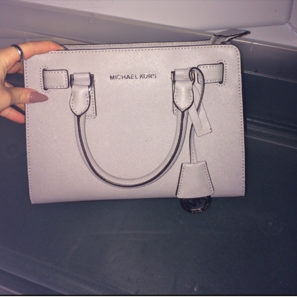 dillion purse✨
