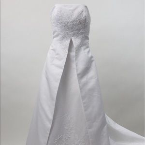 Never worn bridal gown