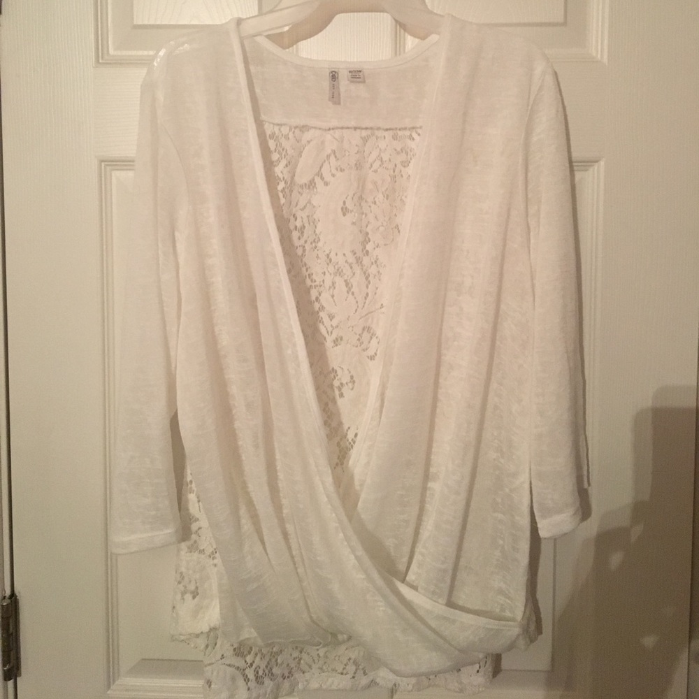 18/20W White Drape Front Top NWOT