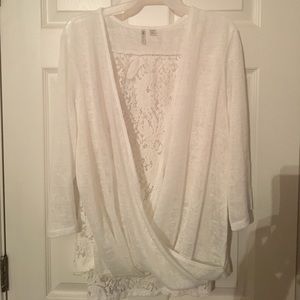 18/20W White Drape Front Top NWOT