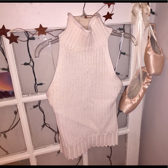 Kendall & Kylie Halter Sweater - Picture 1 of 3