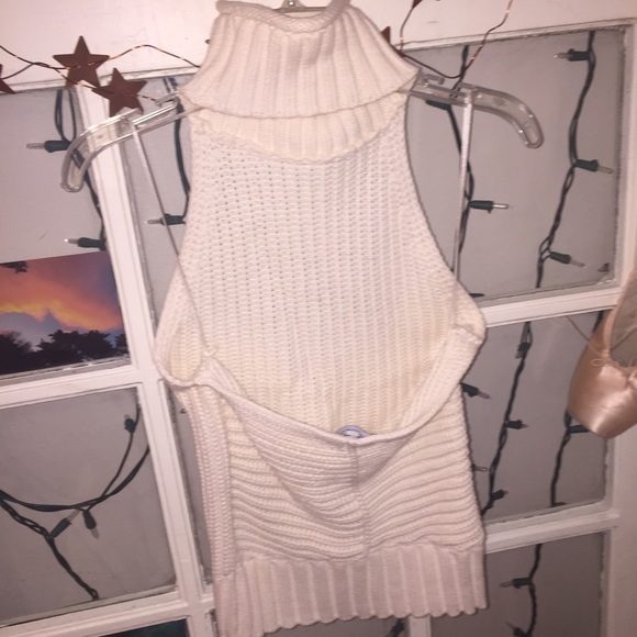 Kendall & Kylie Halter Sweater - Picture 2 of 3