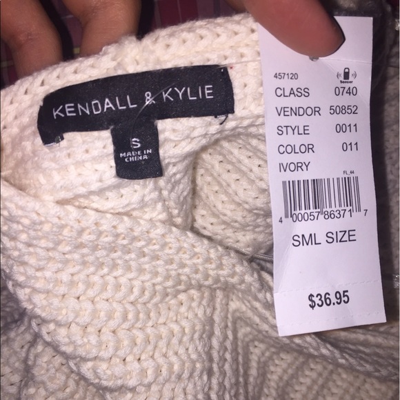 Kendall & Kylie Halter Sweater - Picture 3 of 3