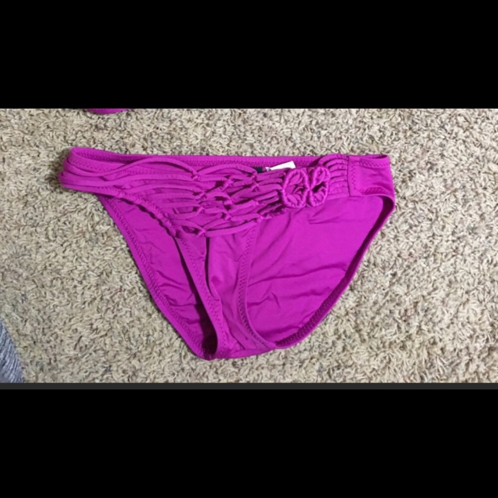 BECCA bikini bottom L