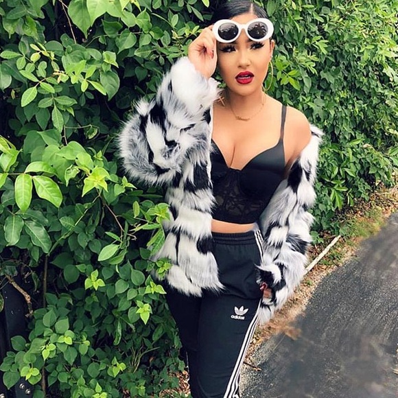 📸"Retro Babe" Oval Aviators Sunglasses - Picture 1 of 8