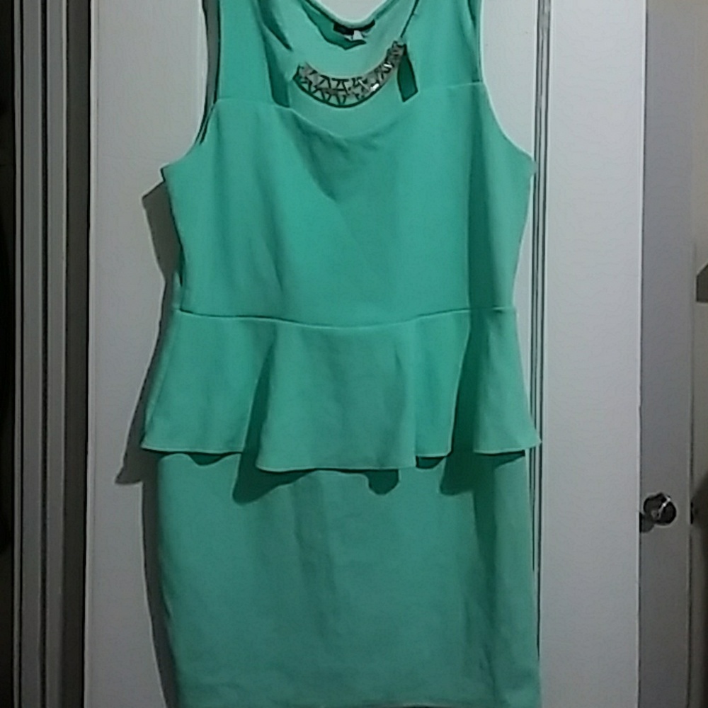 Very cute sexy one piece no sleeve dress