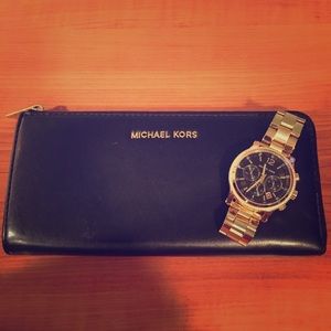 Michael Kors 3/4 Zip Wallet