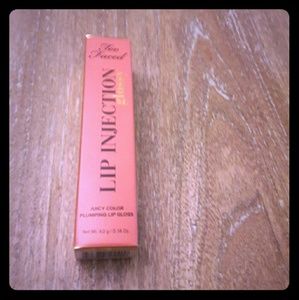 BEAUTIFUL & AUTHENTIC MAKEUP NEVER USED