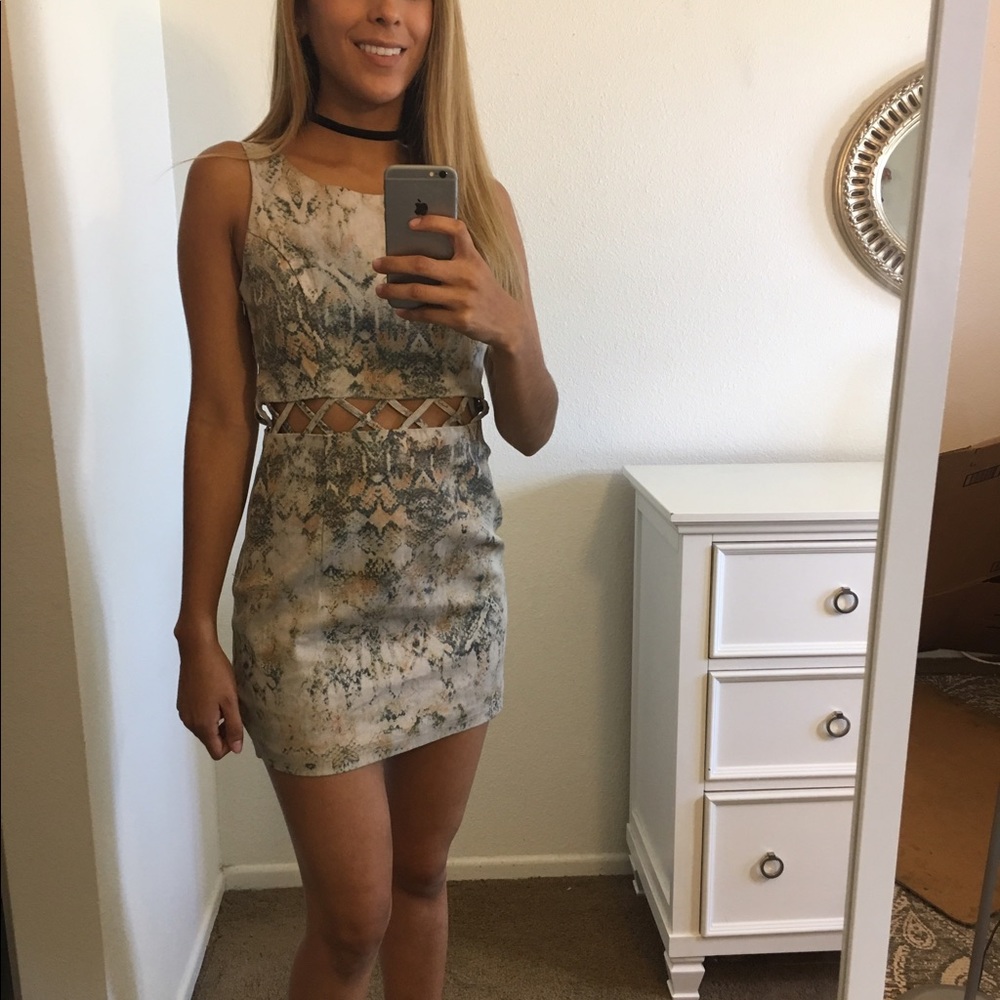 Eyelit printed dress