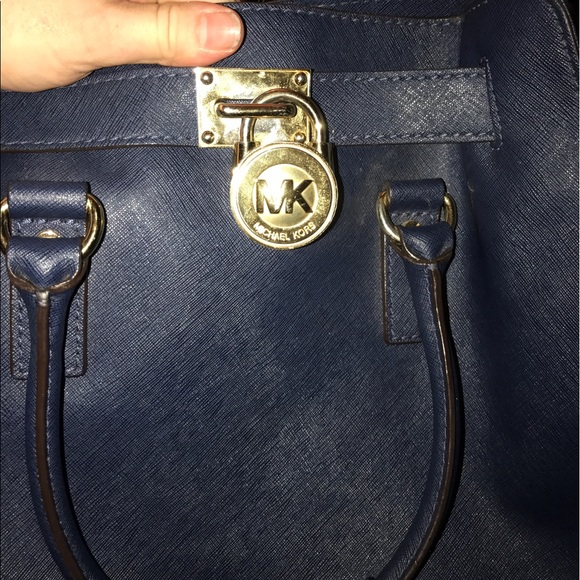 Gorgeous Navy Blue Michael Kors Handbag!! - Picture 2 of 5