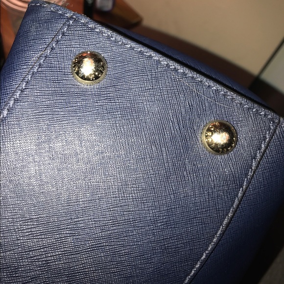 Gorgeous Navy Blue Michael Kors Handbag!! - Picture 4 of 5