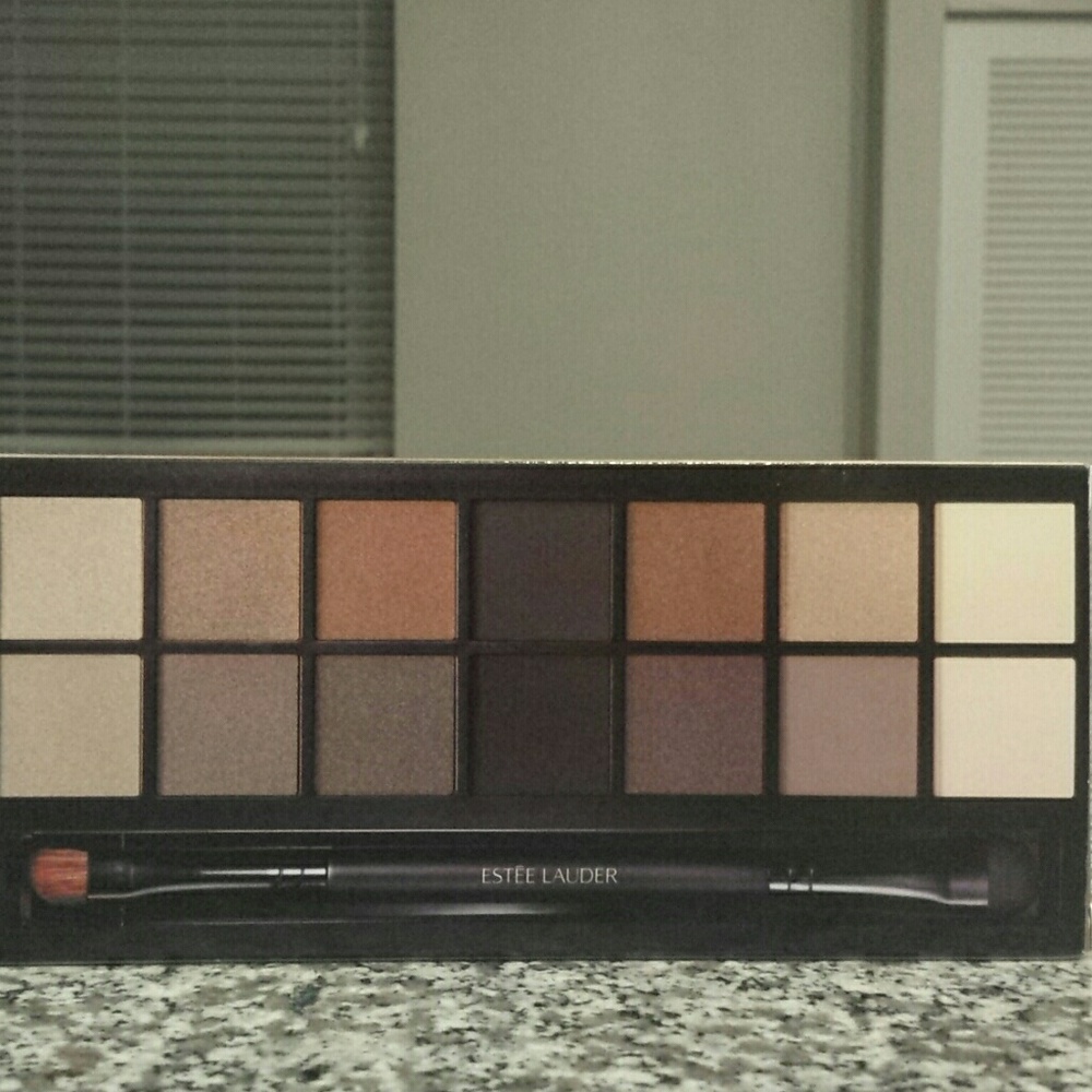 Estee Lauder Sultry Nudes eye shadow pallete.