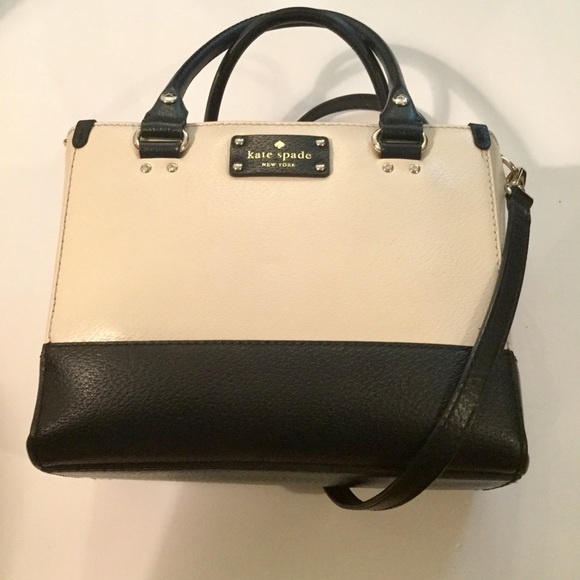 kate spade Handbags - Kate Spade B&W Shoulder Bag