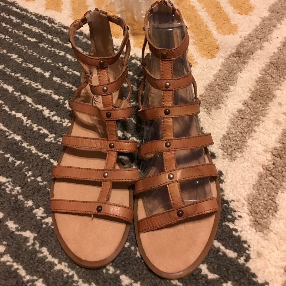 Lucky brand gladiator sandals, tan size 9.5