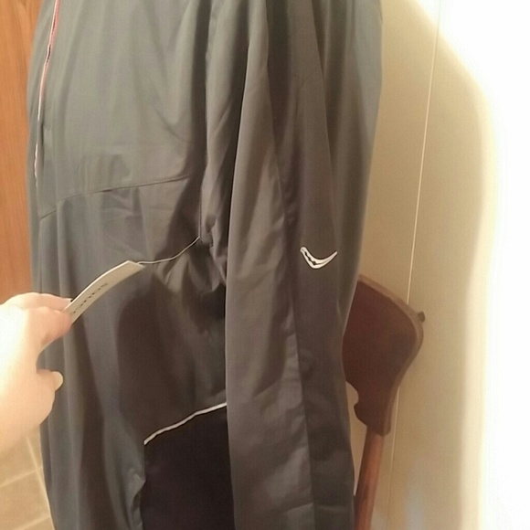 Men's Saucony Vitarun Jacket - Picture 4 of 6