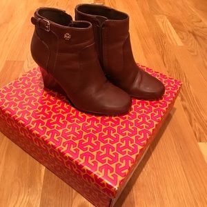 Tory Burch Milan wedge Bootie size 5.5