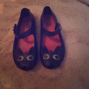 Mini Mellisa pugs size 9