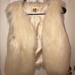 Love Point fur vest