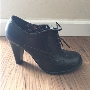 American Eagle by Payless Oxford Style Heels