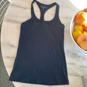 YogaSmoga athletic top