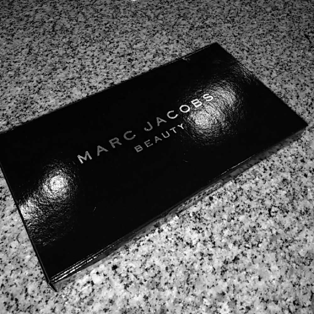 Gift box Max Jacobs mascara and eye crayon