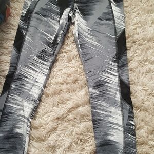 Cute athletic gray leggings