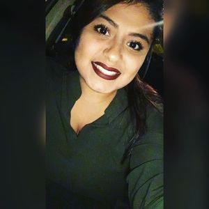 Meet your Posher, Olivia