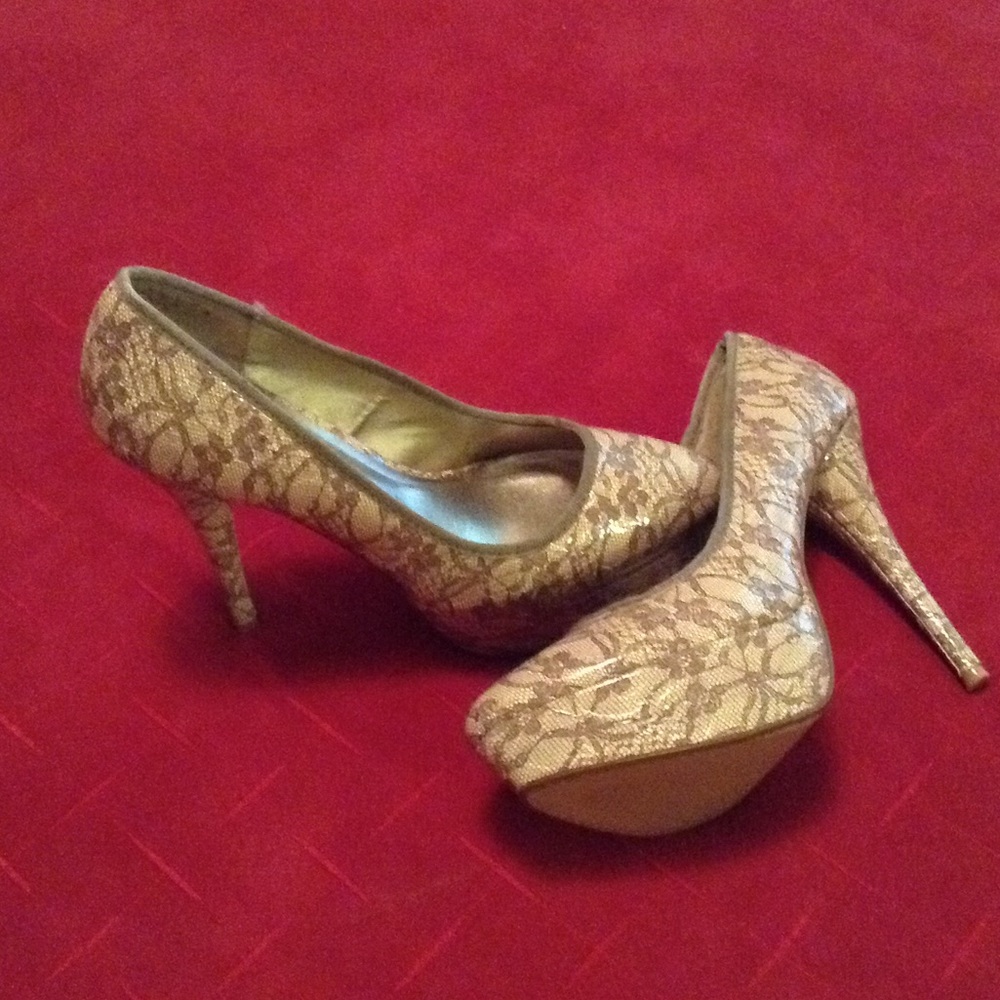 Heels - Picture 2 of 3