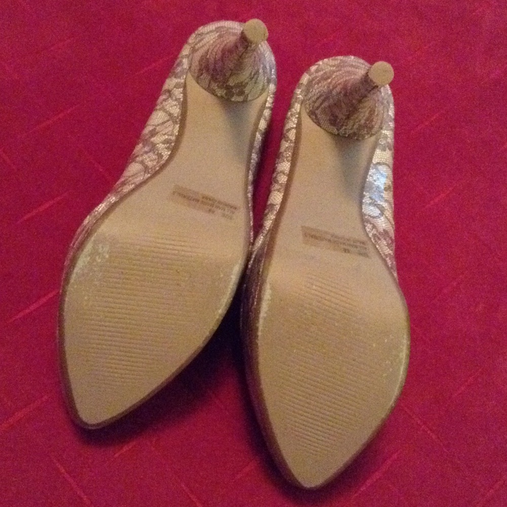 Heels - Picture 3 of 3