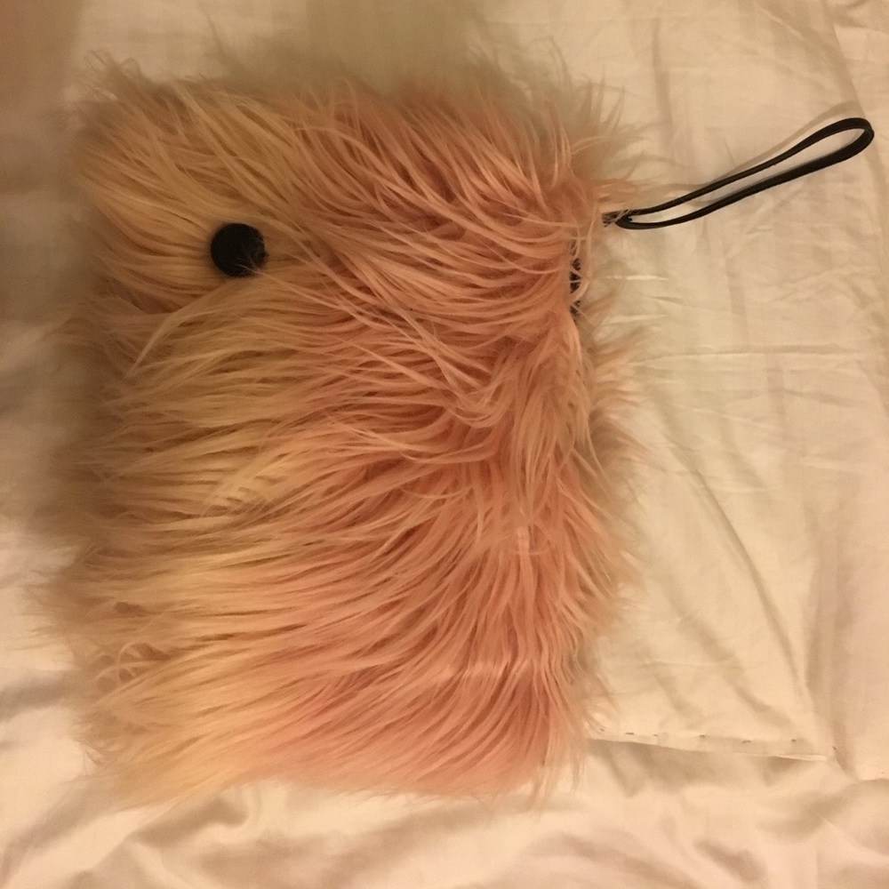 Furry Clutch