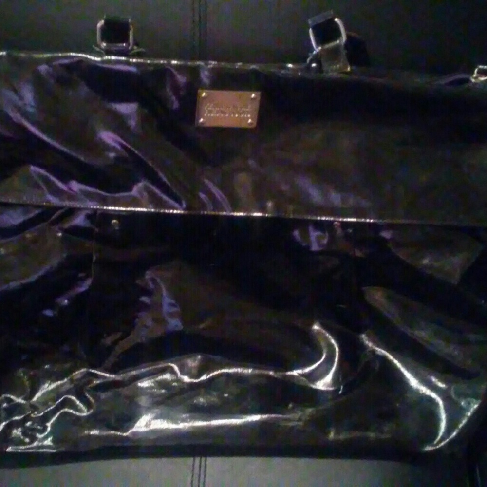 Kenneth Cole Black shoulder / overnight Bag / Tote