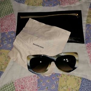 SALE NEW Balenciaga Sunglasses Yellow/Black Horn