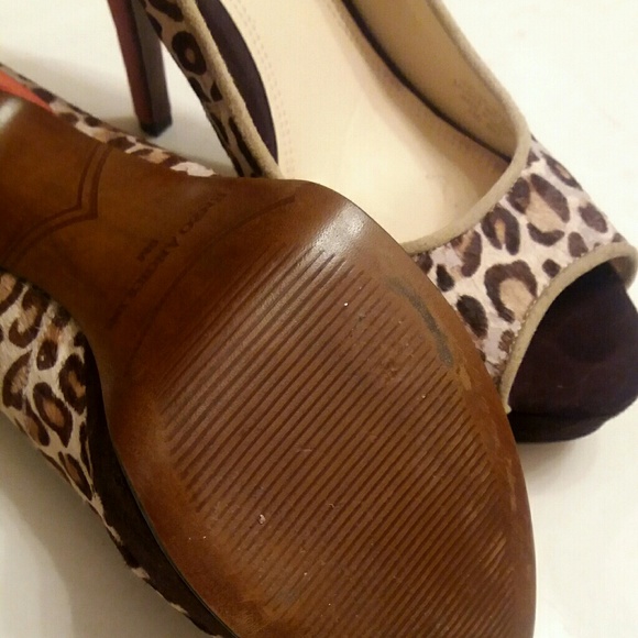 SALE.  Enzo Angolini leopard pumps. SALE - Picture 3 of 6