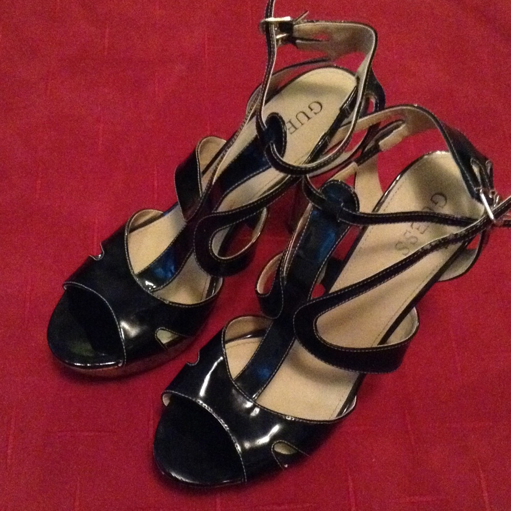 Sexy black heels Guess