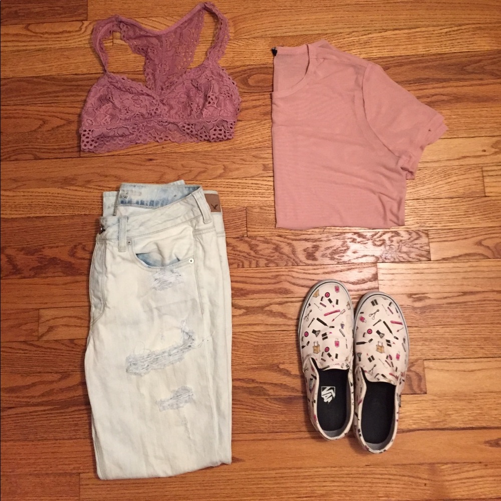 Distressed boyfriend jeans