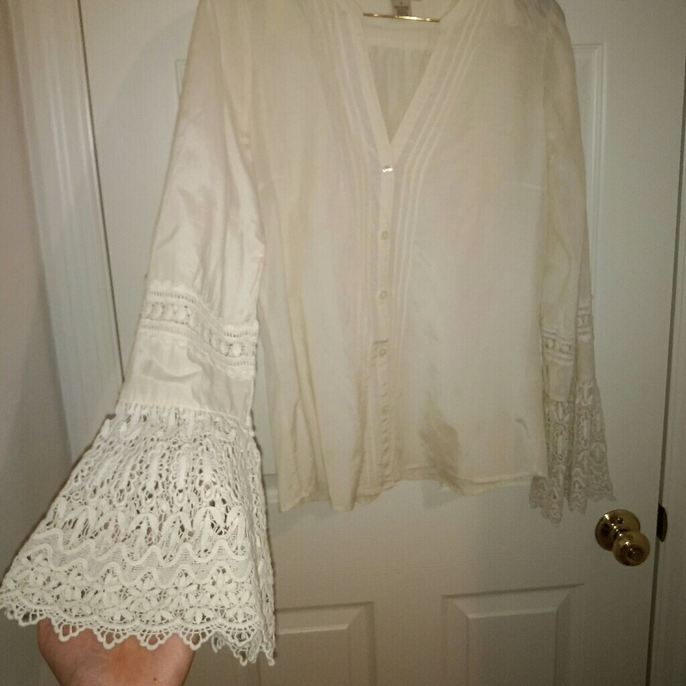 Lucky brand blouse. Lace sleeves.