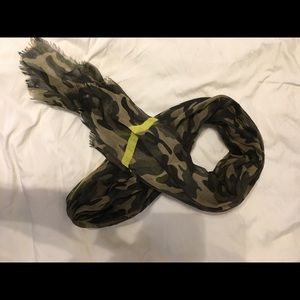 Camo scarf
