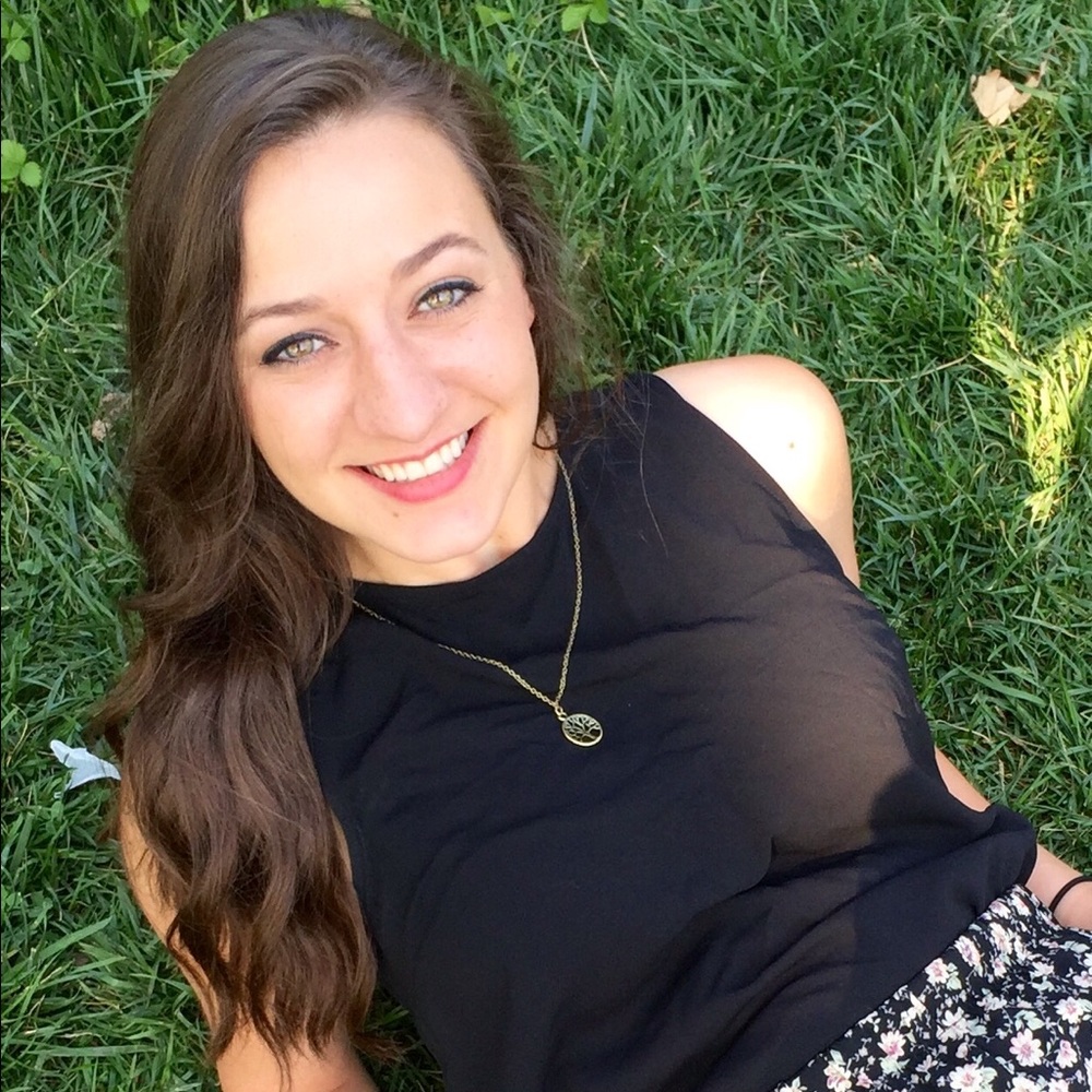 Meet your Posher, Olivia