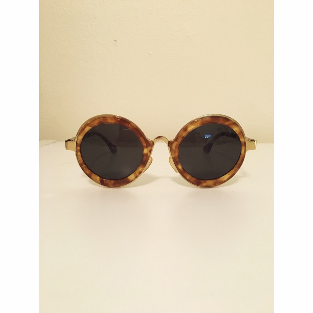 Boho style Elizabeth and James sunnies.