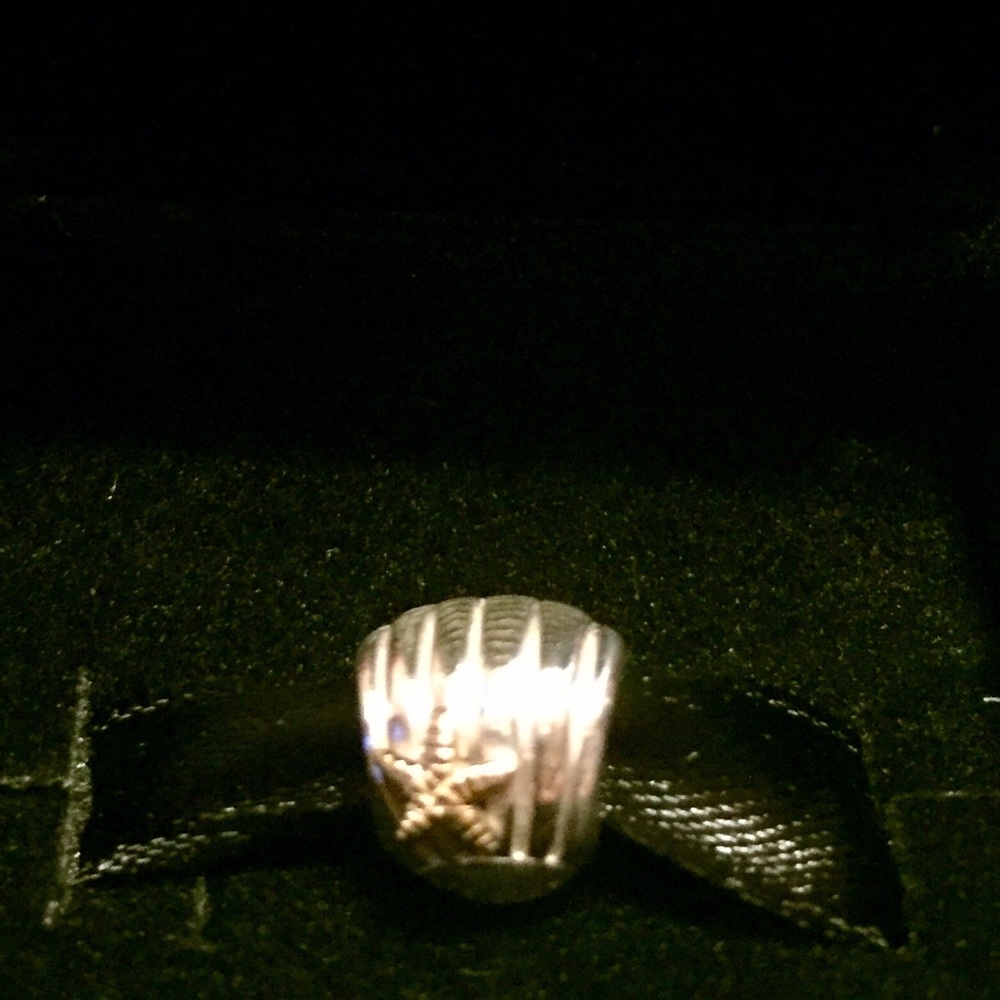 Authentic Seashell with starfish