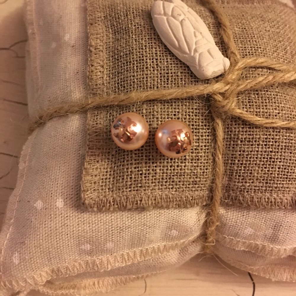 💫Sale💫Tory Burch Evie Pearl Stud Earrings