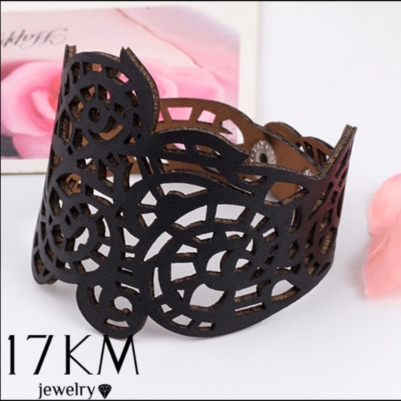 Retro Steampunk Cuff - Picture 2 of 4