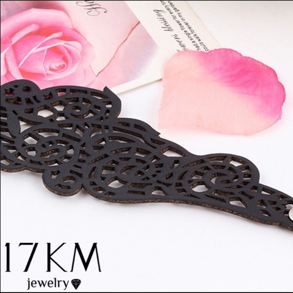 Retro Steampunk Cuff - Picture 4 of 4