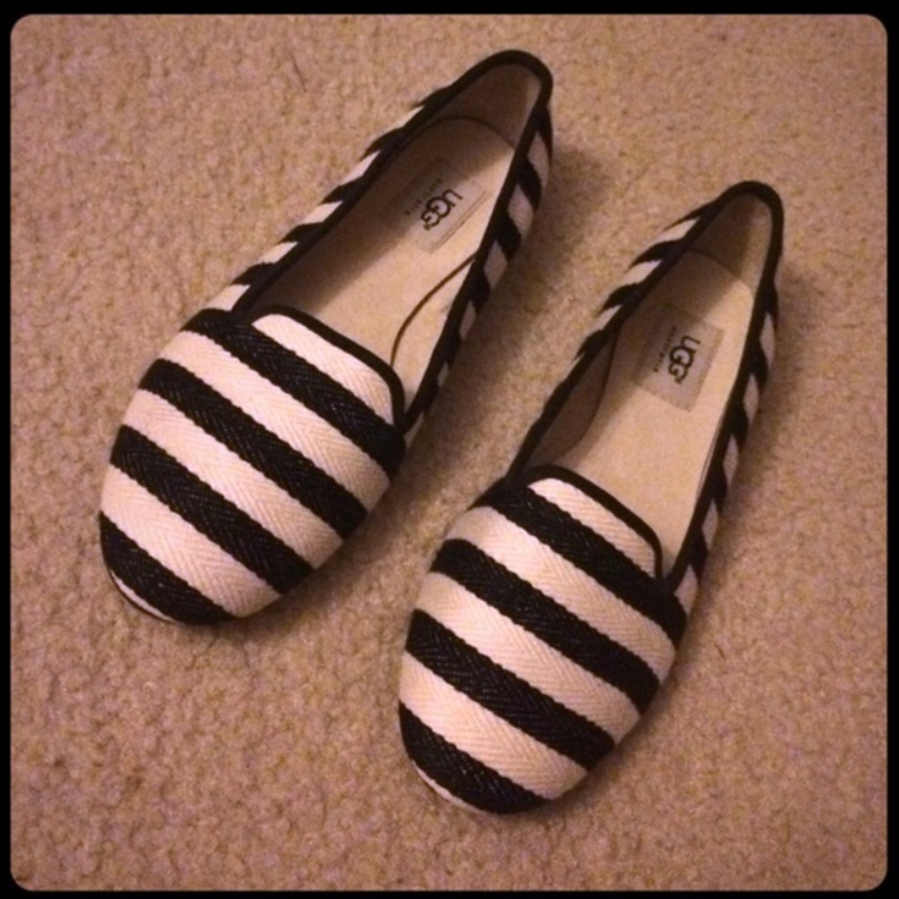 NWOT - UGG Black and White Striped Flats Size 8