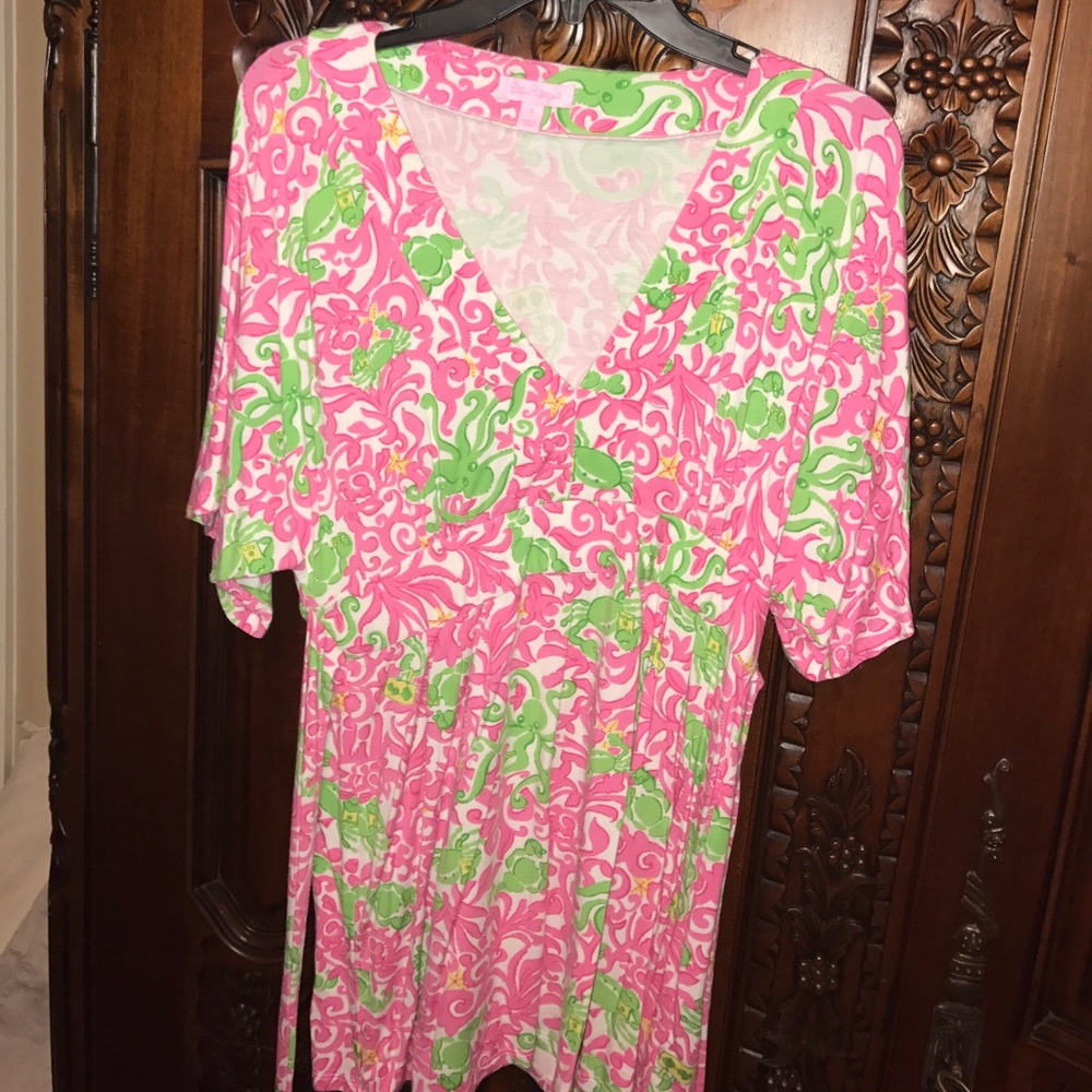 Lilly Pulitzer V neck cotton tie back shirt