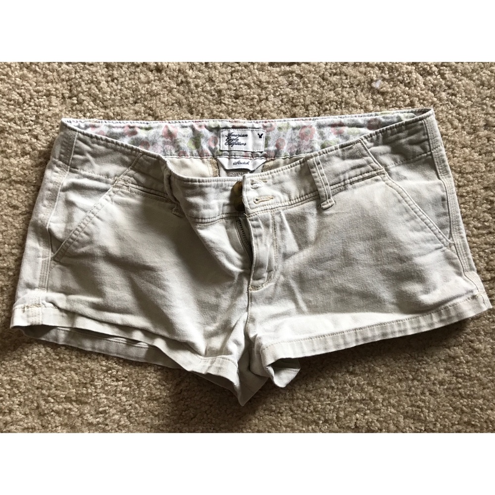 American Eagle khaki shorts