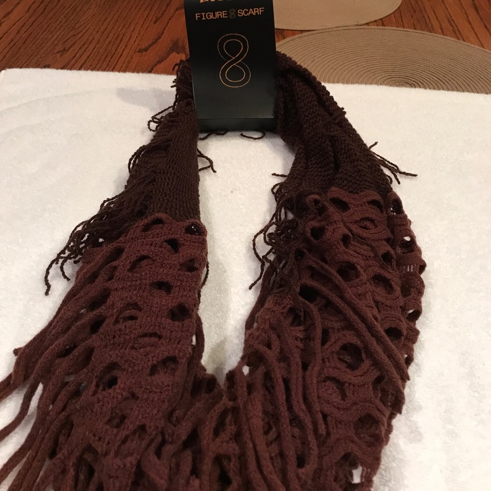 NWT Euberah Figure 8 Scarf