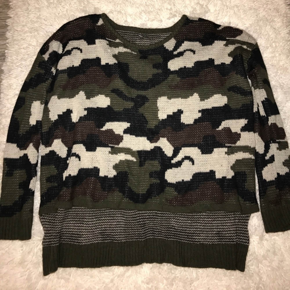 Camo sweatshirt