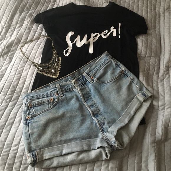 🚫SOLD🚫High waisted button up Levi's jean shorts - Picture 4 of 4