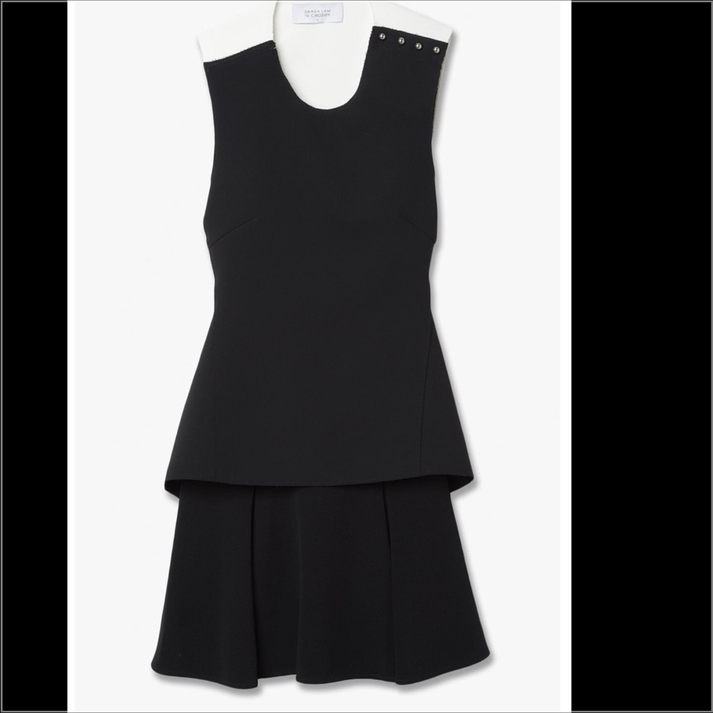 Flared dress with open back